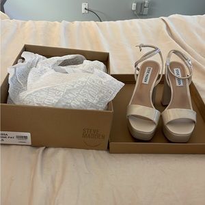 Size 6.5 Steve Madden Lessa Patent Platform Heel color Bone